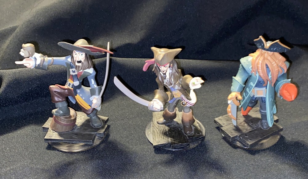 Disney infinity captain Hook and jack sparrow figures