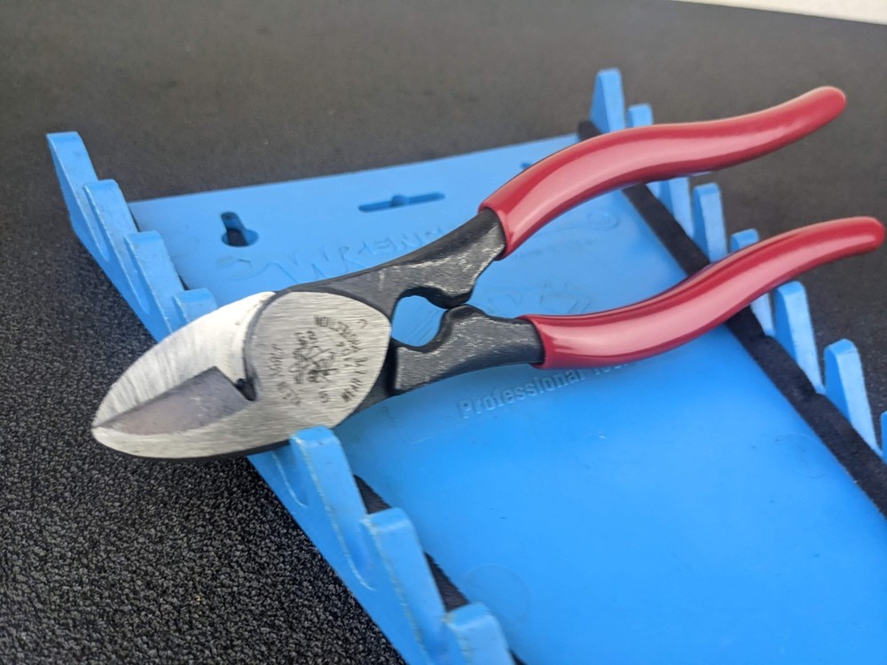 #bn098 Klein Tools Shears BX Cable Cutters Compact Lightweight Design