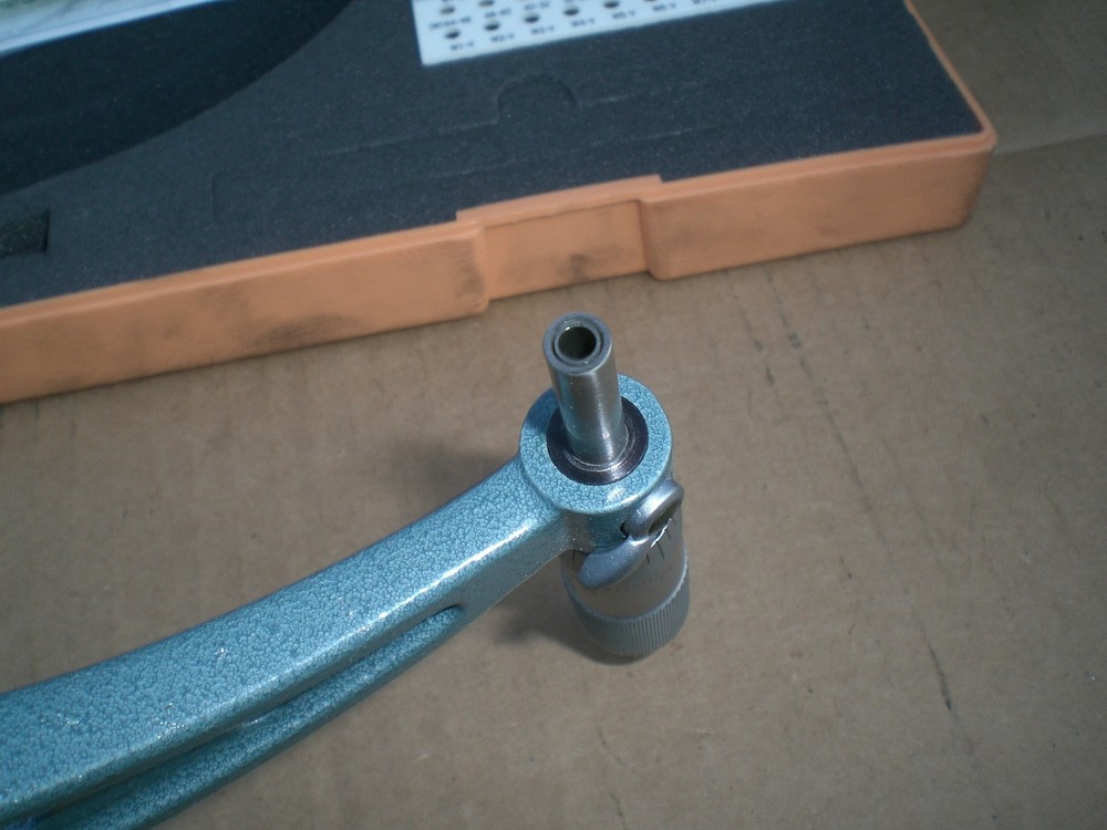 Mitutoyo 126-142 Thread Micrometer 5-6" Range .001" Graduation with case