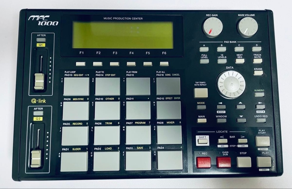 AKAI professional MPC1000BK Sampler Sequencer Drum Machine Music Production Unit