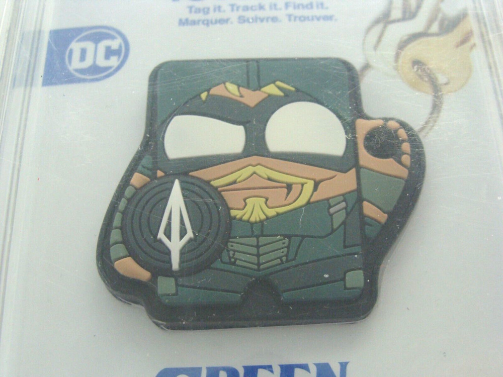 NEW SEALED DC Foundmi Bluetooth Tracking Selfie Remote Keychain Green Arrow