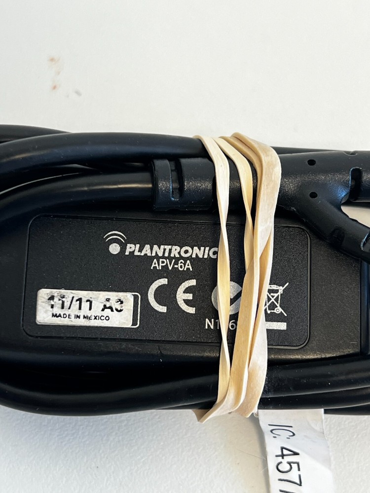 L4: Plantronics APV-6A Electronic Hook Switch Adapter Cable