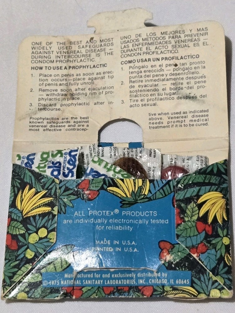 VINTAGE SCENTUALS CONDOMS & PRANK COP CONDOM