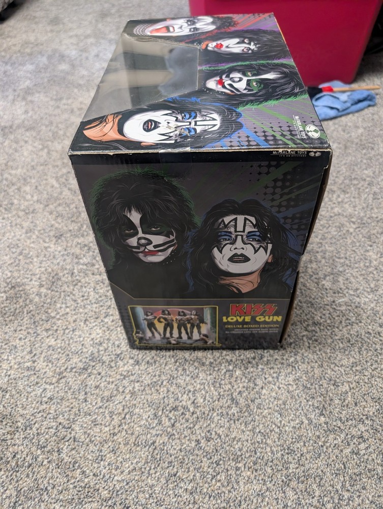 RARE - KISS Love Gun Deluxe Boxed Edition – Complete Super Stage Figures Set