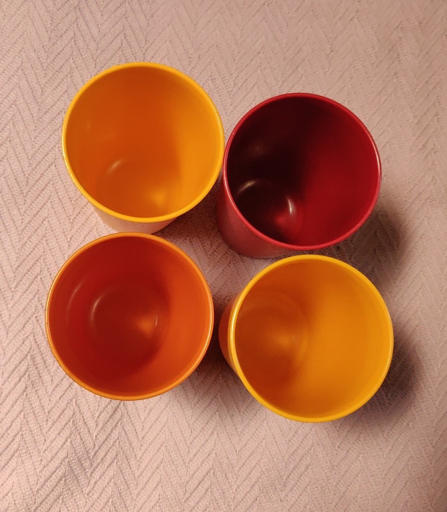 4 Tupperware cups fall colors 873-9