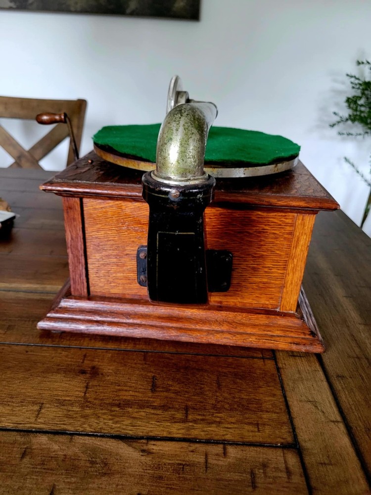 Antique c. 1910 Harmony Talking Machine Model 12 Phonograph Gramophone