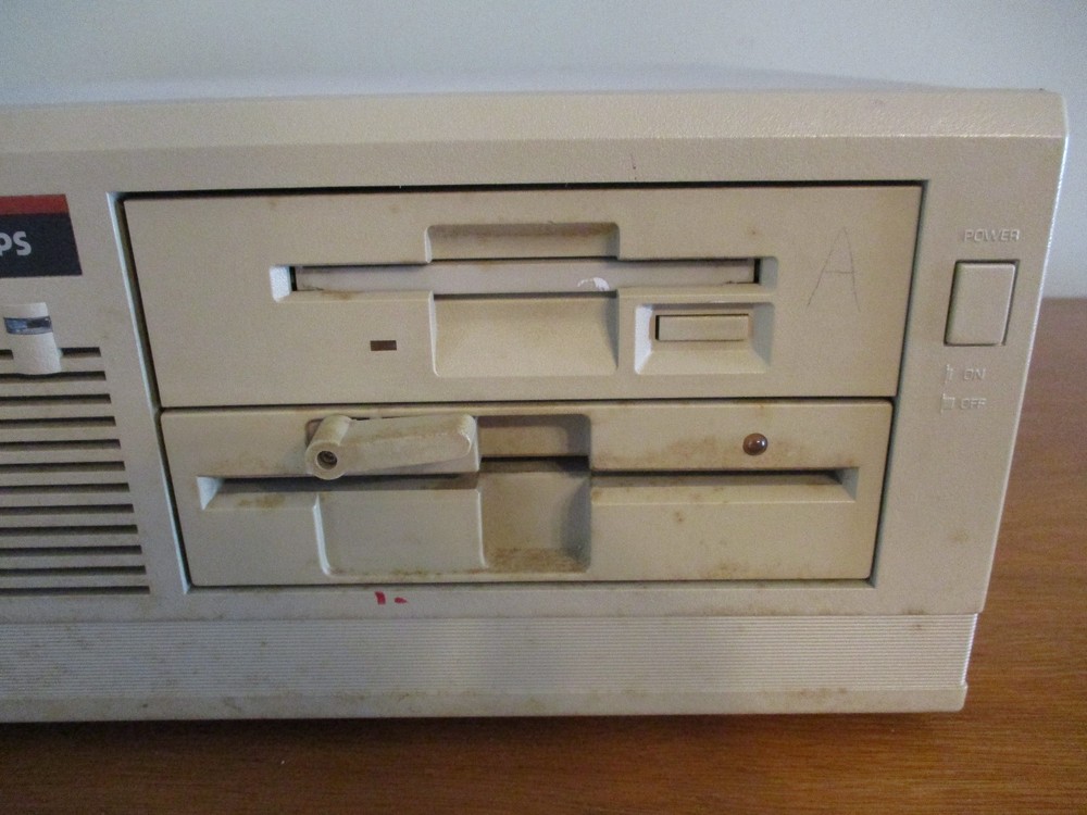 Vintage 1988 Computer Philips NMS 9100 Intel 8088 Powers Up Untested