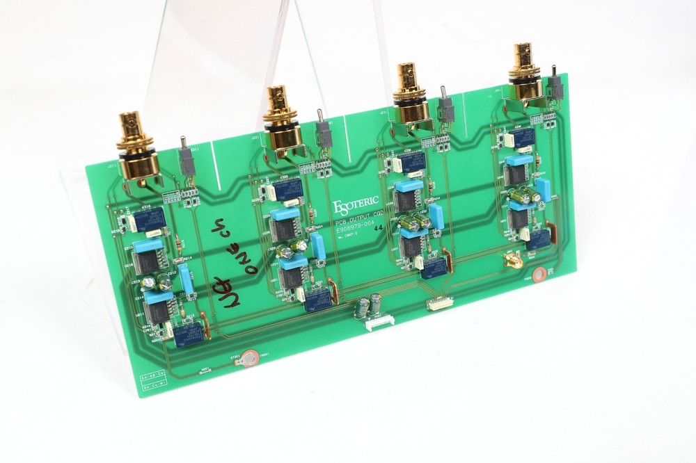Esoteric/TEAC PCB Output COD E906979-00A CMP-2