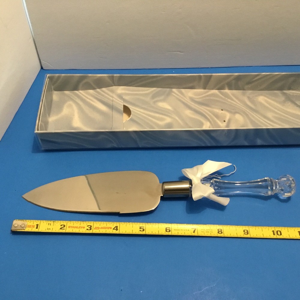 Treasure Masters Cake Server