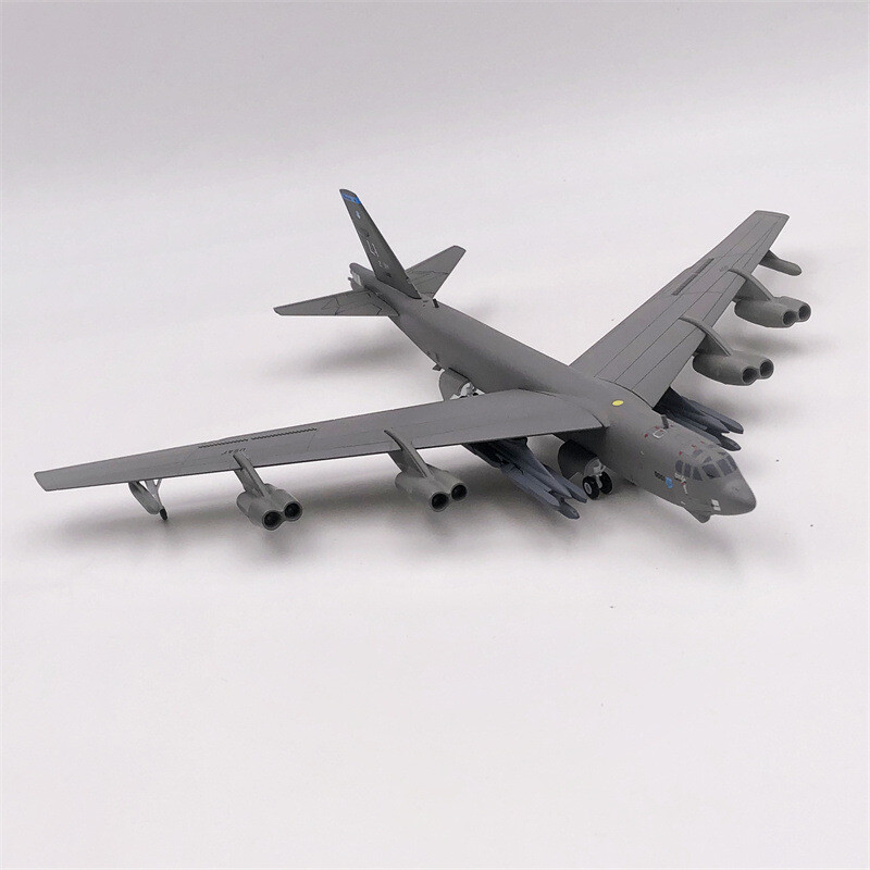 WLTK USAF B-52H Stratofortress Heavy Bomber 1/200 Diecast Aircraft Model