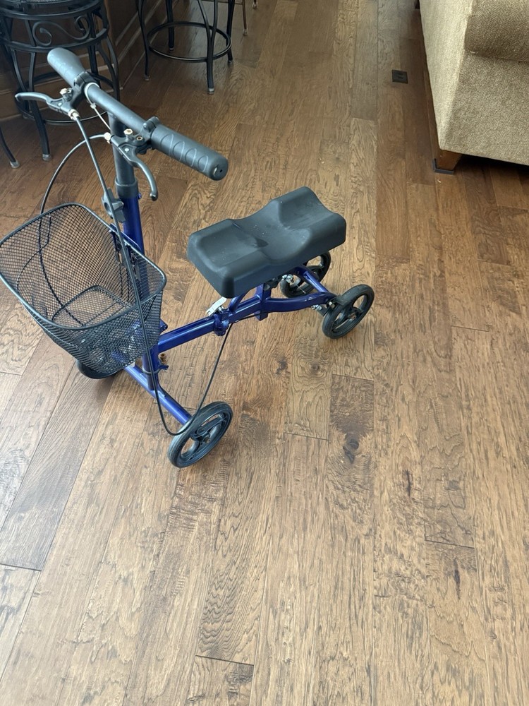 Steerable, Foldable, Knee Scooter