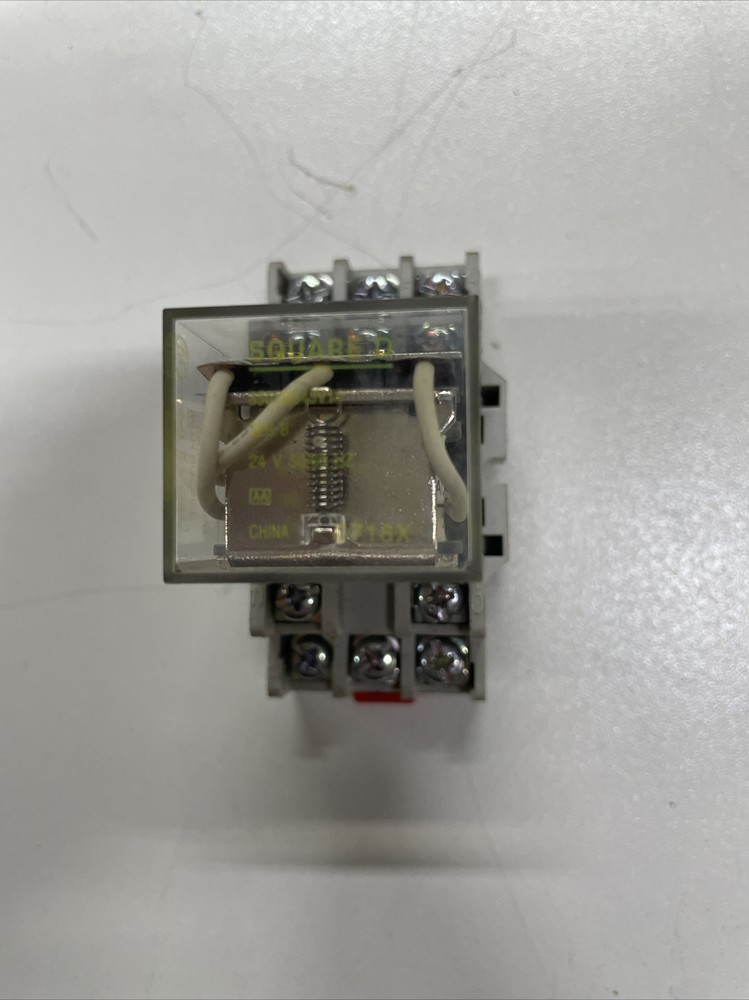 1- Square D 8501NR43 SER B 10A-300V Relay And Socket Base