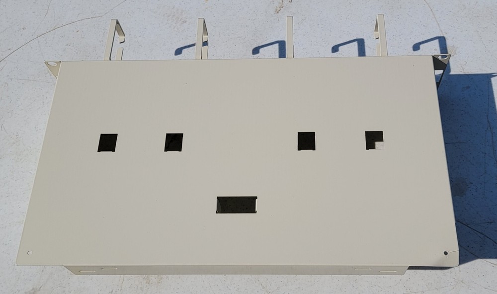 Volition VOL-0400S Patch Panel 24 Port 2U with Cable Management + Slide Kit Dent