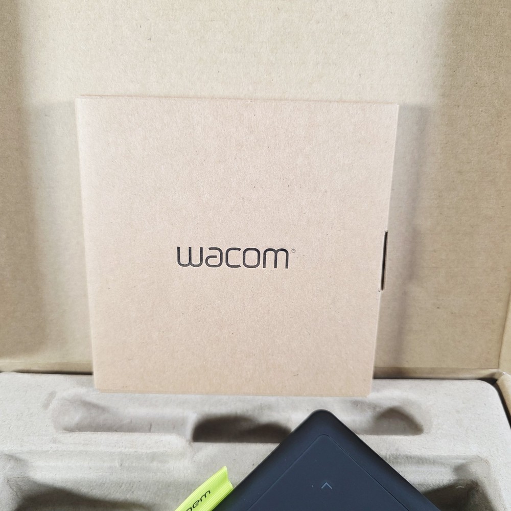 One by Wacom CTL-471 Creative Graphics Drawing Tablet w/ Pen - Tested