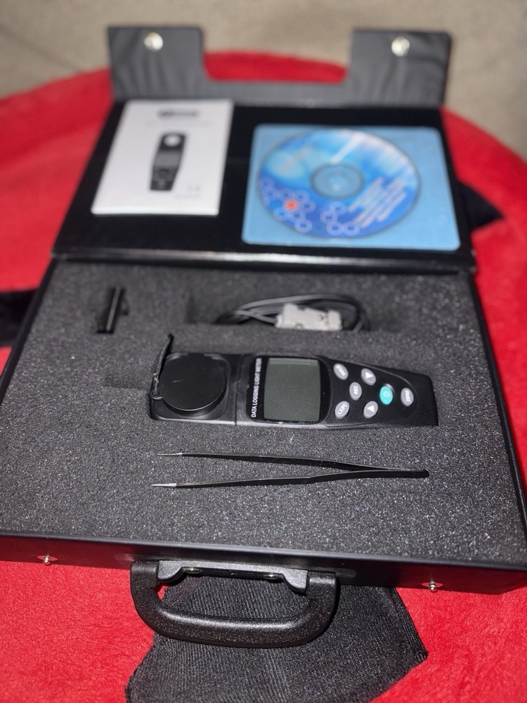 General Tools DLM203DL Data Logging Light Meter - Precision Measurement Tool