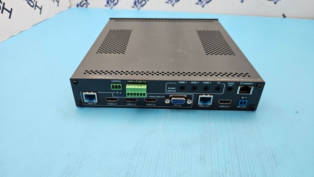 Kramer VP-440H2 Compact 5-Input 4k60 Presentation Switcher/Scaler