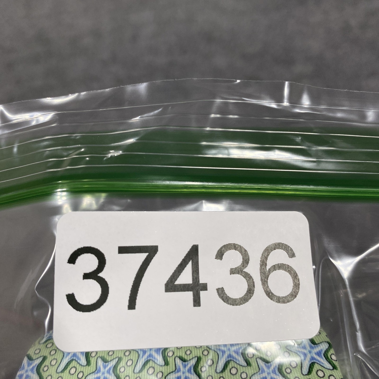 Vineyard Vines Tie Boys Youth Green Star Geometric 100% Silk Necktie USA