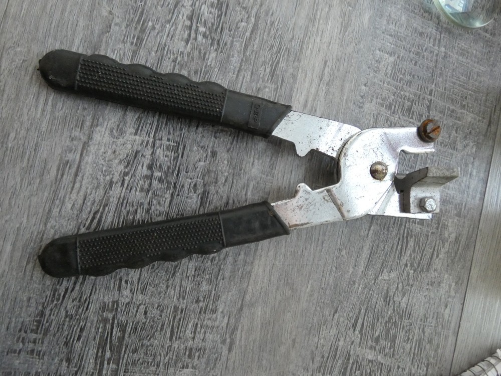 QEP TILE CUTTER NIPPER TOOL