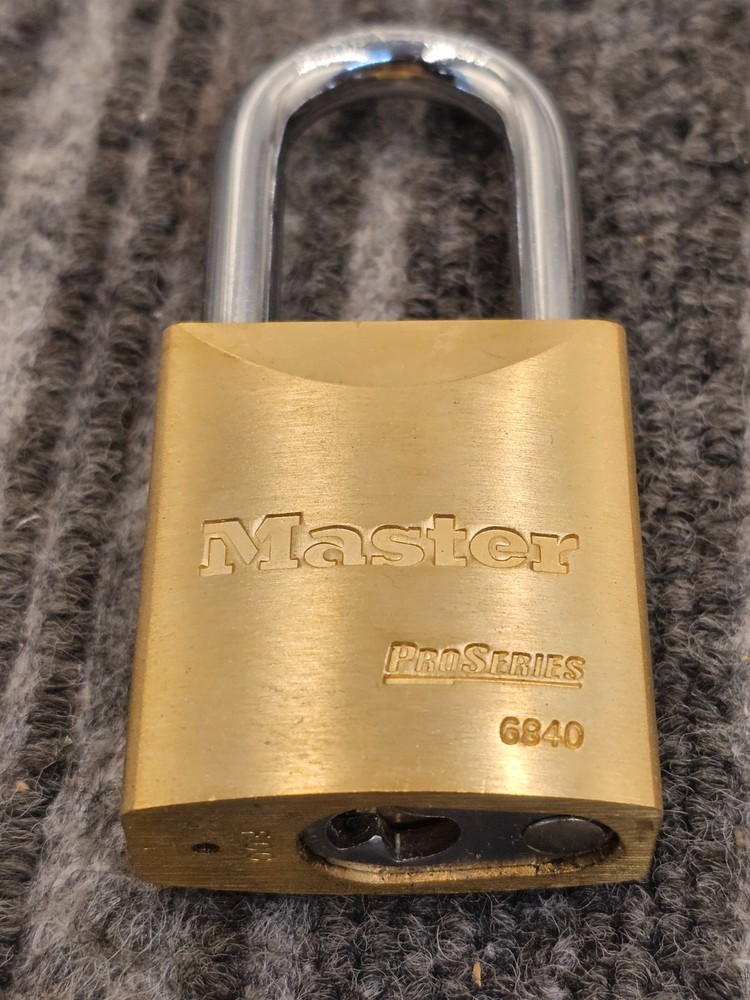 MASTERLOCK 6840KALFW7000: Keyed Solid Padlock Pro Series 6840