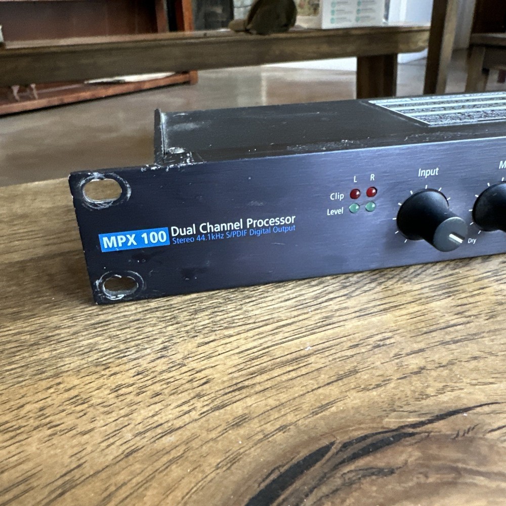 Lexicon MPX 100 Multi Effects Processor, Chorus, Delay, Reverb.