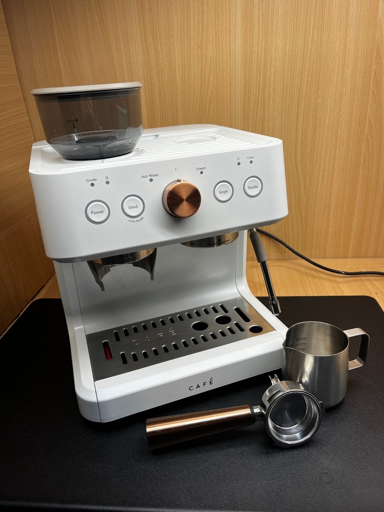 Café - Bellissimo Semi-Automatic Espresso Machine with 15 bars - Matte White