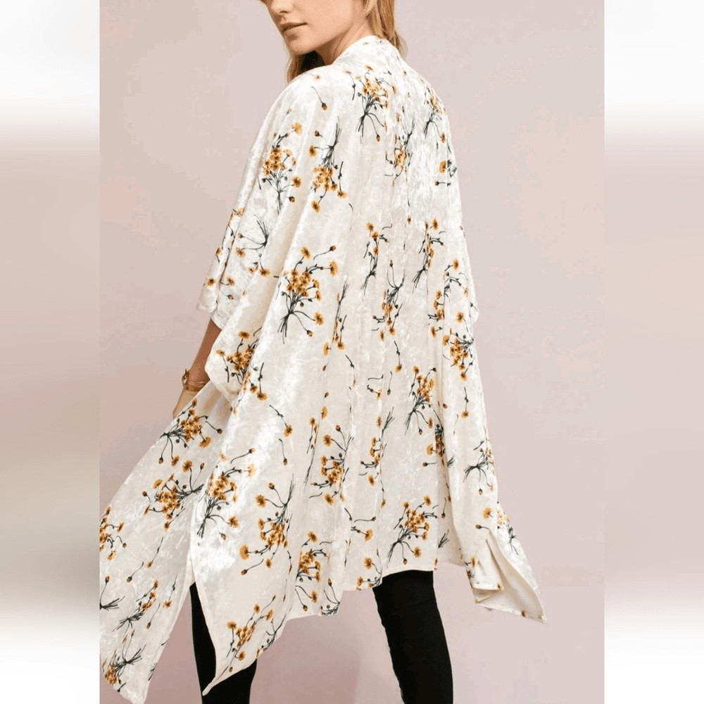 Anthropologie Floreat Womens Kimono Velour Velvet Cream Yellow Daisy Flower