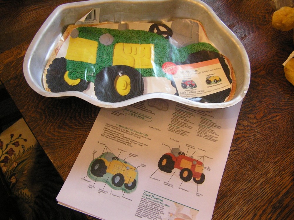 2002 Wilton TRACTOR Variations Cake Pan Mold #2105~2063 w/ Insert & Instructions