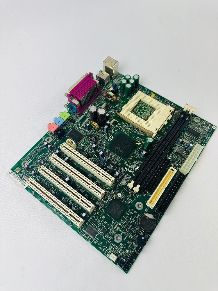 Intel D815EGEW Desktop Board