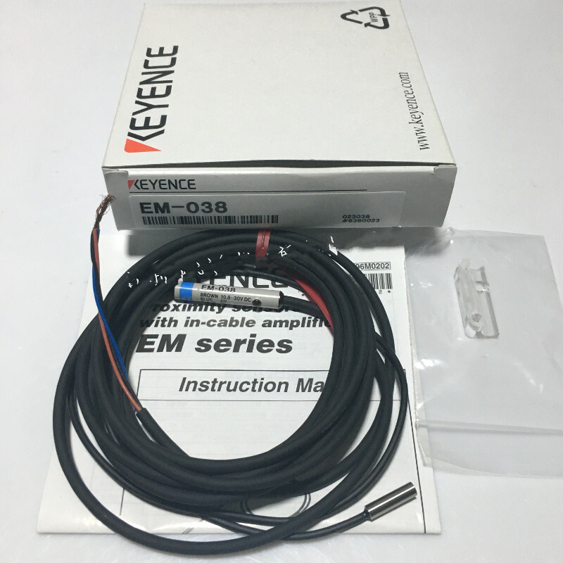 1PC Keyence EM-038 proximity sensor switch EM038 new in box #
