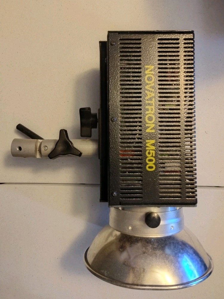 Novatron M500 Moonlight Studio Flash