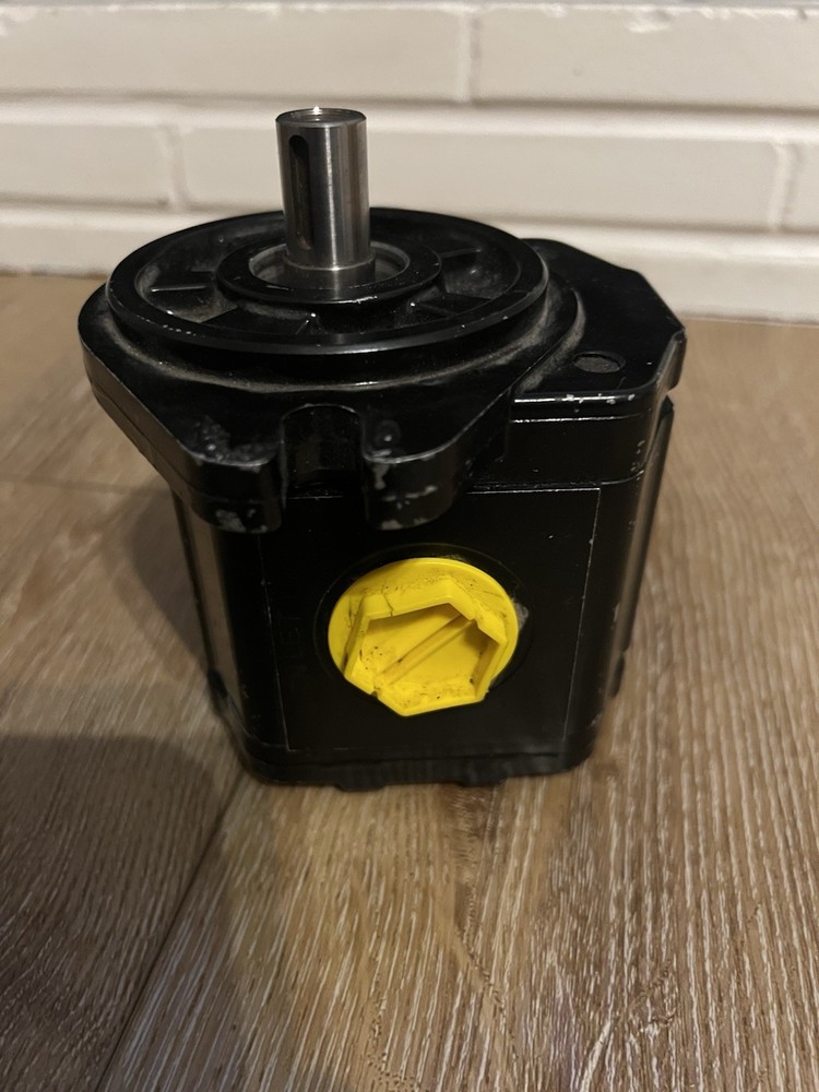 Sundstrand, Hydraulic Gear Pump Black