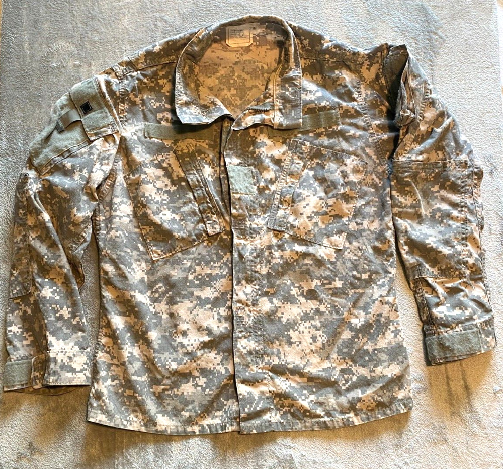 US Army Combat Uniform Coat MEDIUM REGULAR Flame Resistant Cargo ACU