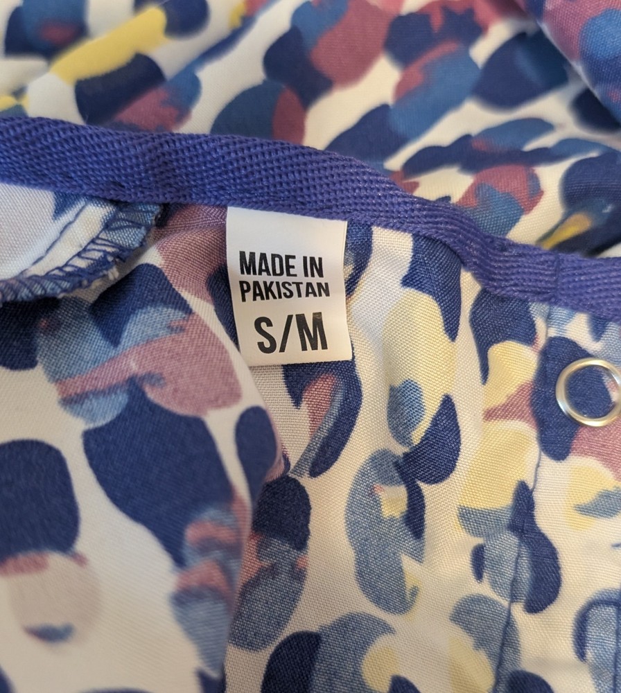 Hospital gown with snaps