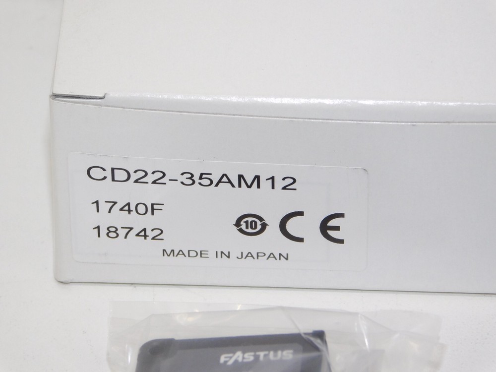 New Fastus CD22-35AM12 High Performance Self Contained Laser Displacement Sensor