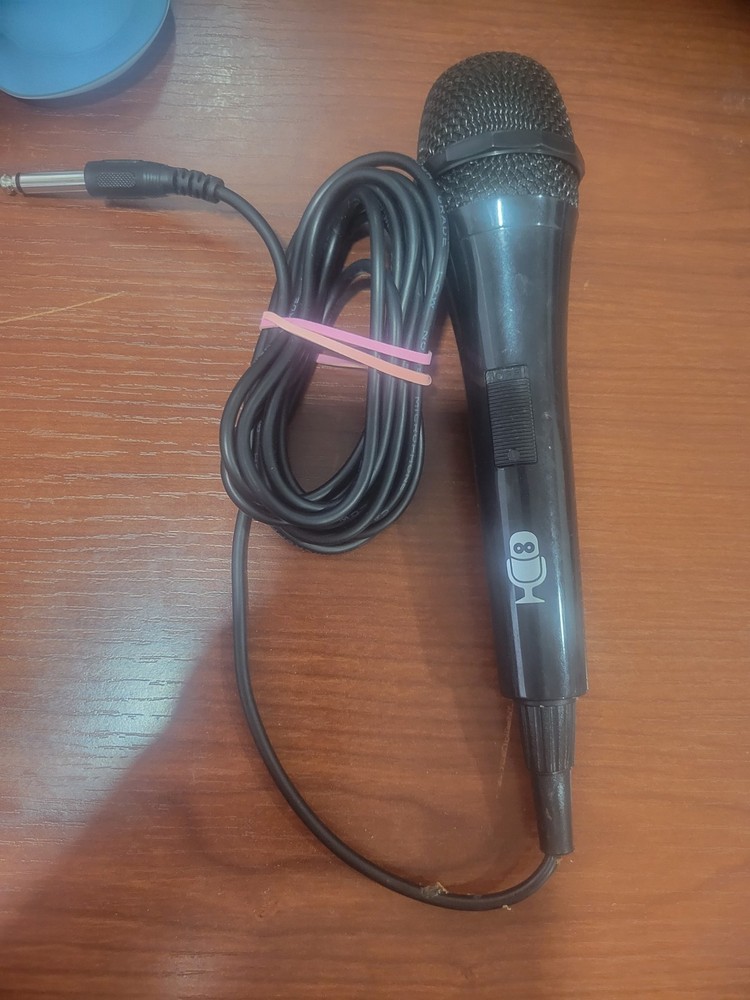 Mic Microphone with On Off Switch High Grade Low Noise Black