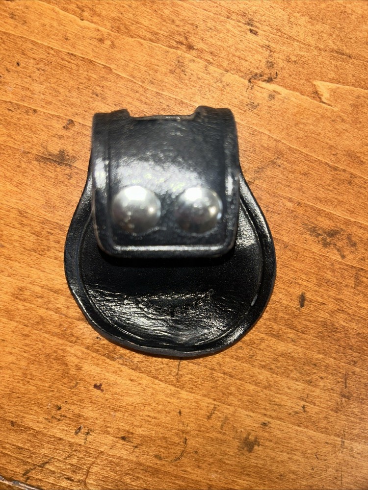 Strong Leather A941-2 Handcuff Case