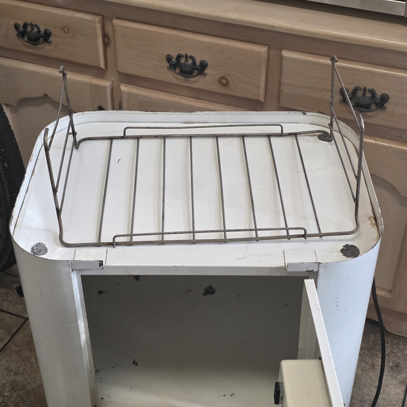 Vintage 1950s Westinghouse Electric Roaster Oven w/ Cabinet & Accessories