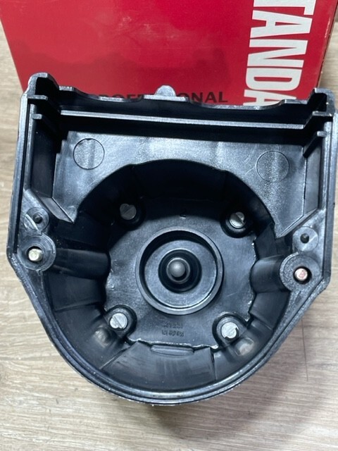 NOS Standard DR-469 Distributor Cap