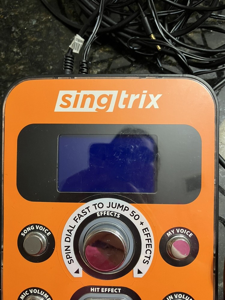 SingTrix Karaoke System Voice Effects Processor With Microphone WORKING