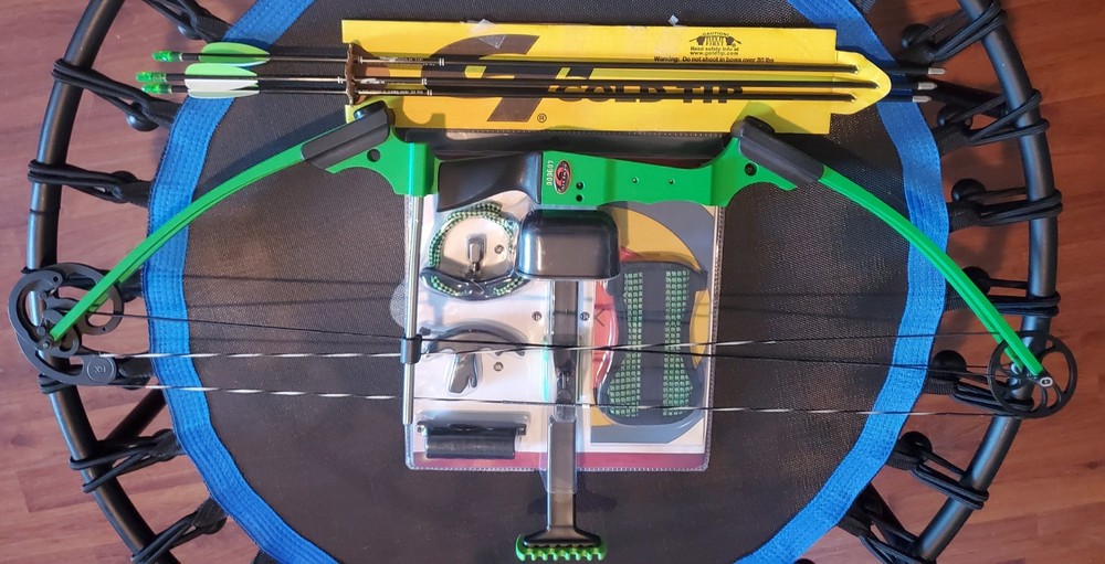 Loaded Genesis by Mathews Compound Bow - LH - 20# Max Variable Draw Length