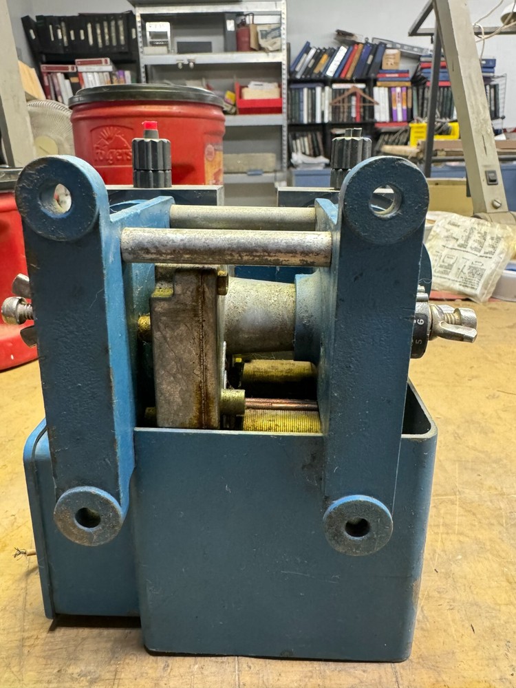 Blue White Ind. Chem-Feed C-3500 variable speed diaphragm metering pump