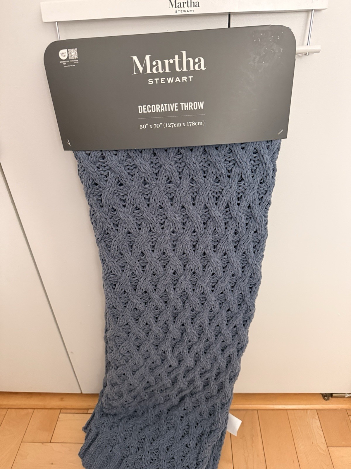 MARTHA STEWART DECORATIVE THROW  50 x 70 inches BLUE NWT Amazing Quality!