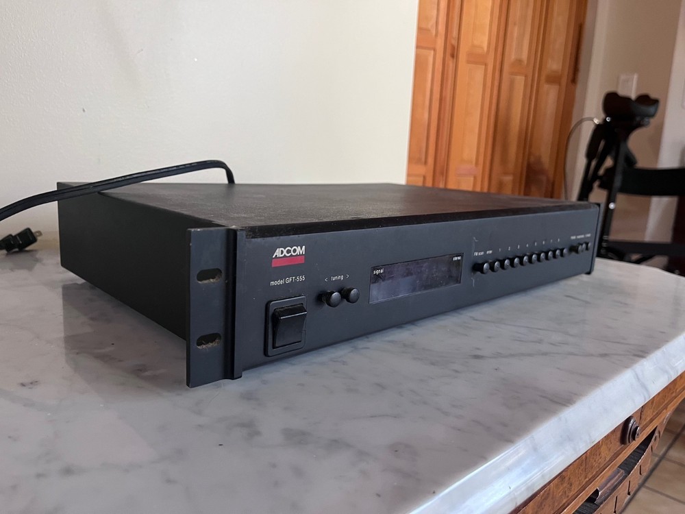 Adcom GFT-555 Digital Stereo Tuner