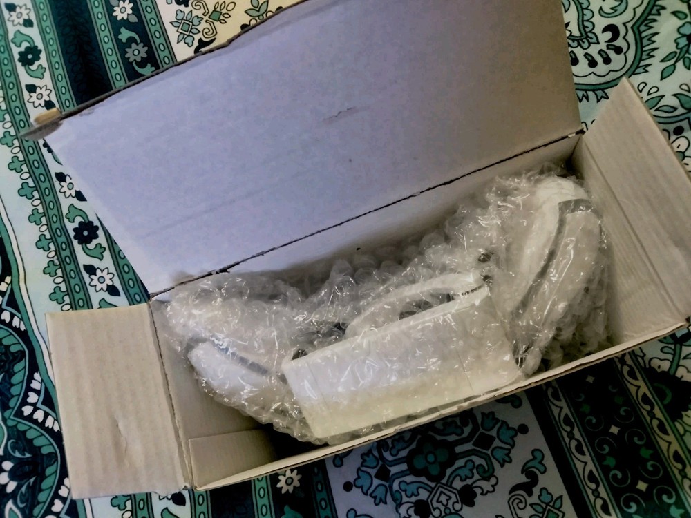 Bcofo Wireless Mobile Game Controller for iOS/iPhone/Android/Cell White