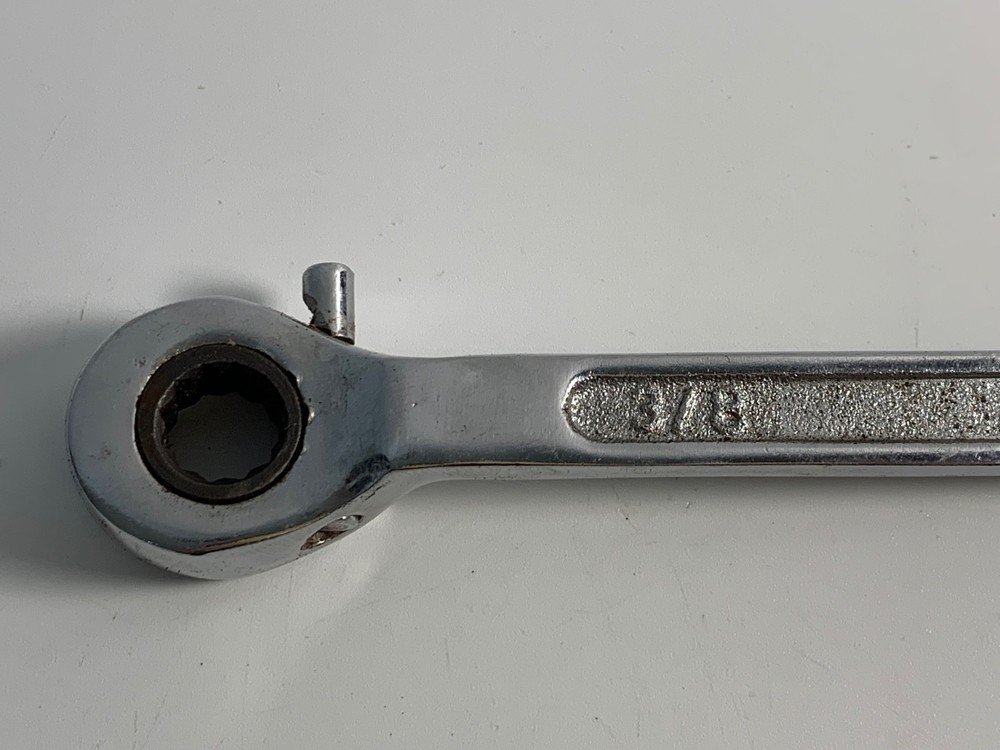 Reversible Ratcheting Wrench 3/8" x 7/16" Offset Double Box End