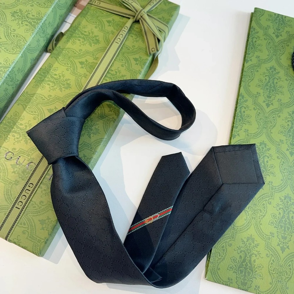 Gucci Tie Mens 100% Silk Black GG interlocking pattern logo Full Packaging