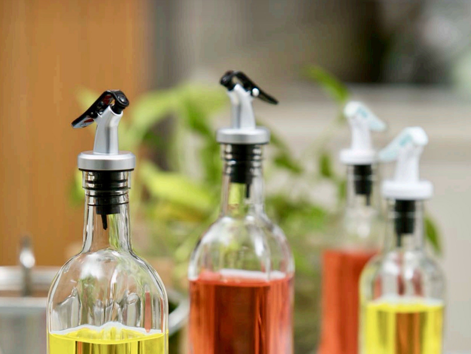 4PK | VenusChef Pourer | Free Pour Spout | Bar Liquor Bottle Restaurant Oil Wine