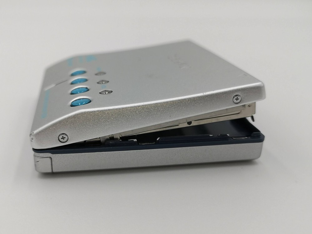SONY WALKMAN MZ-E810SP Silver Portable MD Mini Disc player junk main unit only
