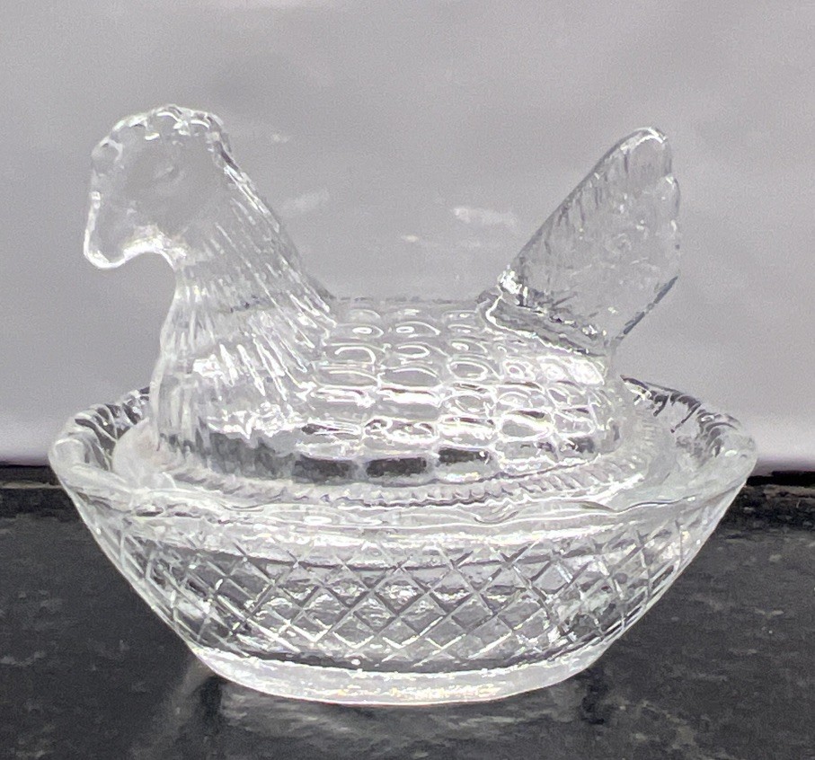 Mini Clear Hen On Nest - Salt Cellar