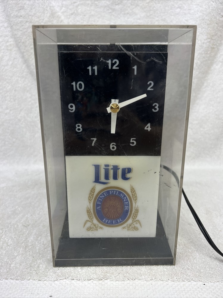 MILLER LITE BEER LIGHT UP CLOCK